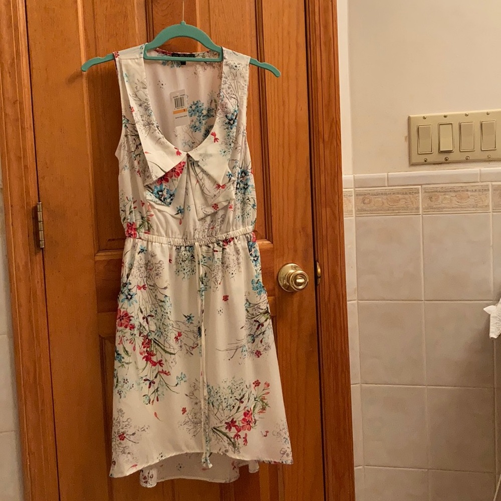🌼 White Floral Dress 🌸